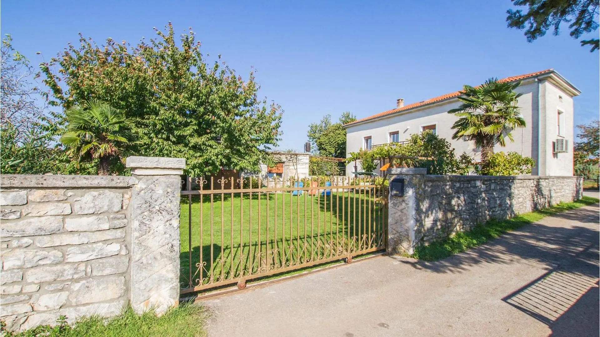 Gorgeous Home In Krnica With Kitchen